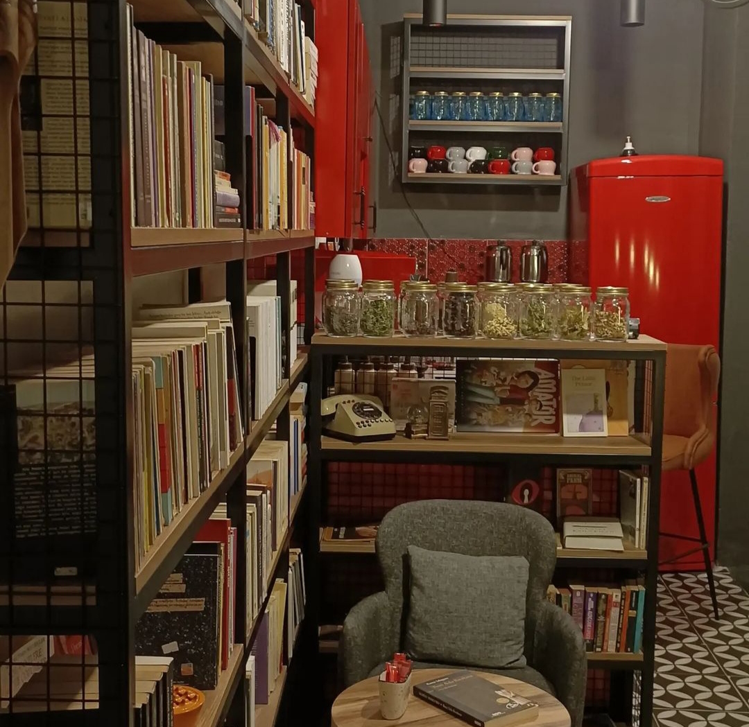 Yer7 Kitap Dergi & Kafe