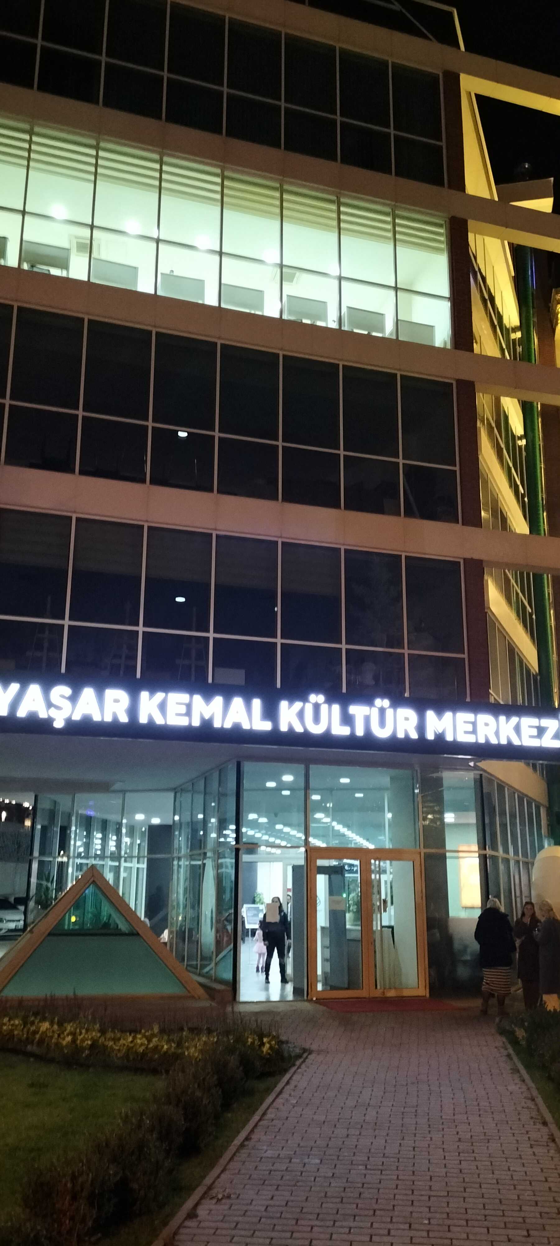 Yaşar Kemal kültür merkezi