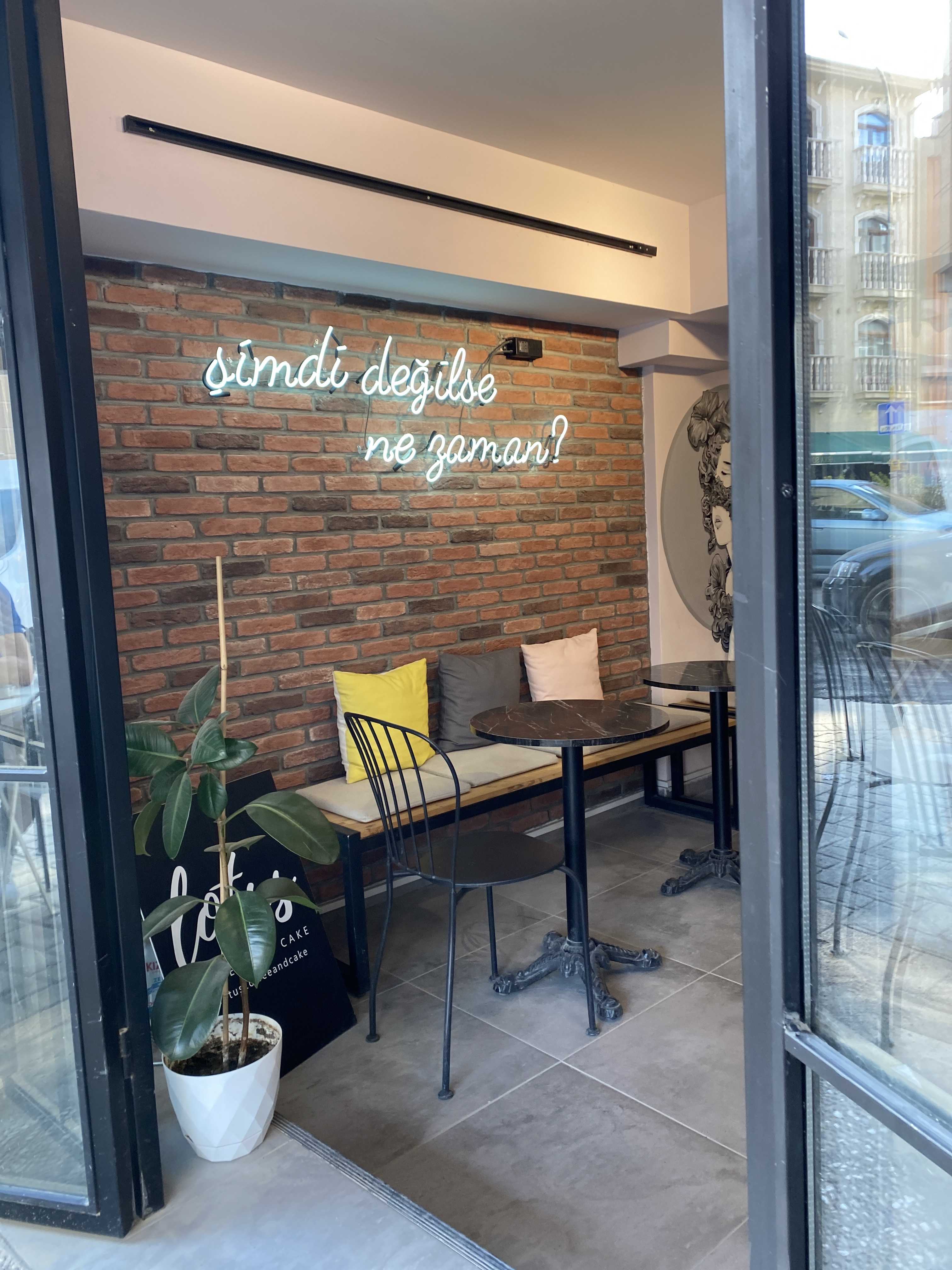 Lotus Coffee and Cake