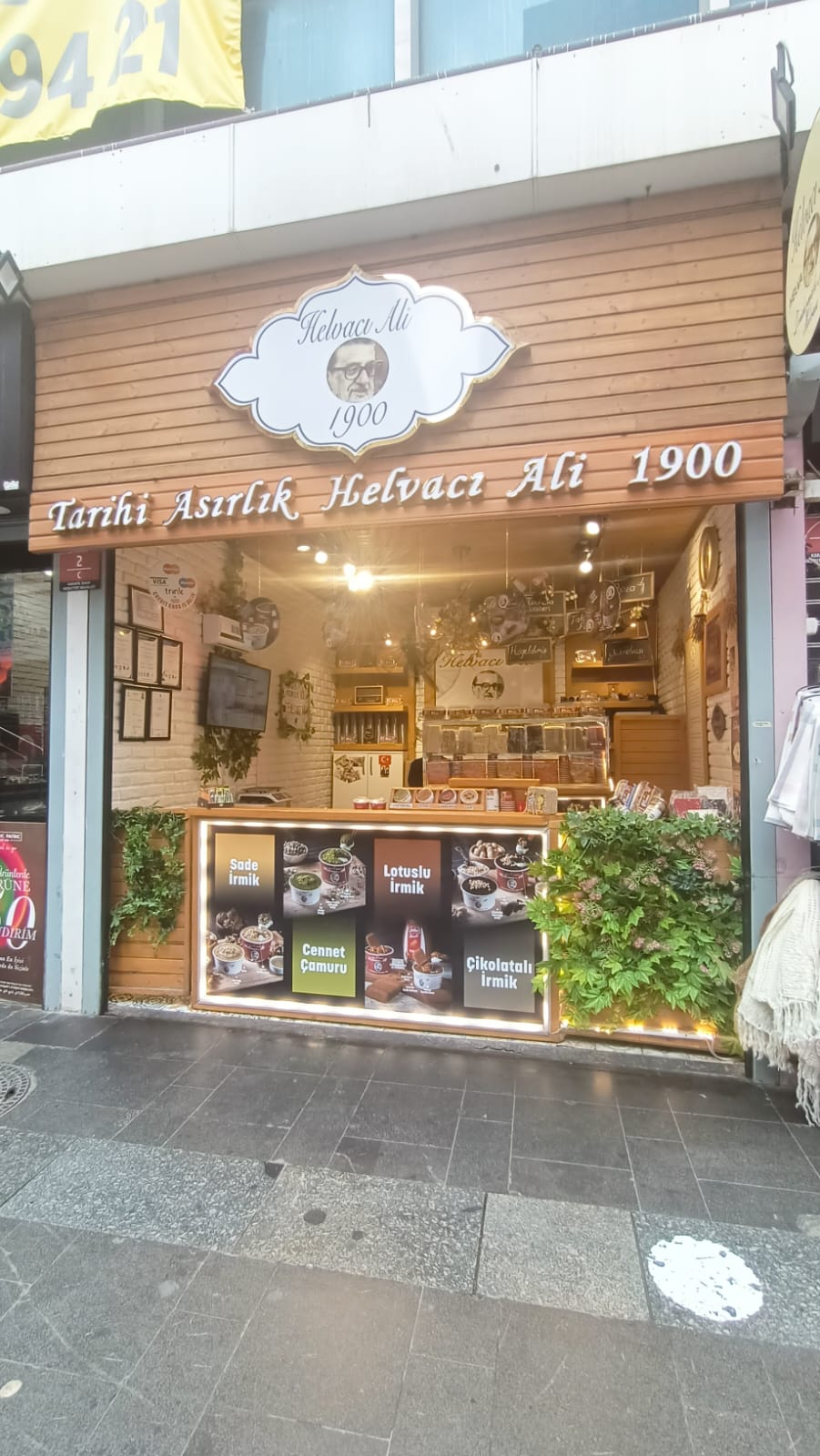 Tarihi Asırlık Helvacı Ali 1900