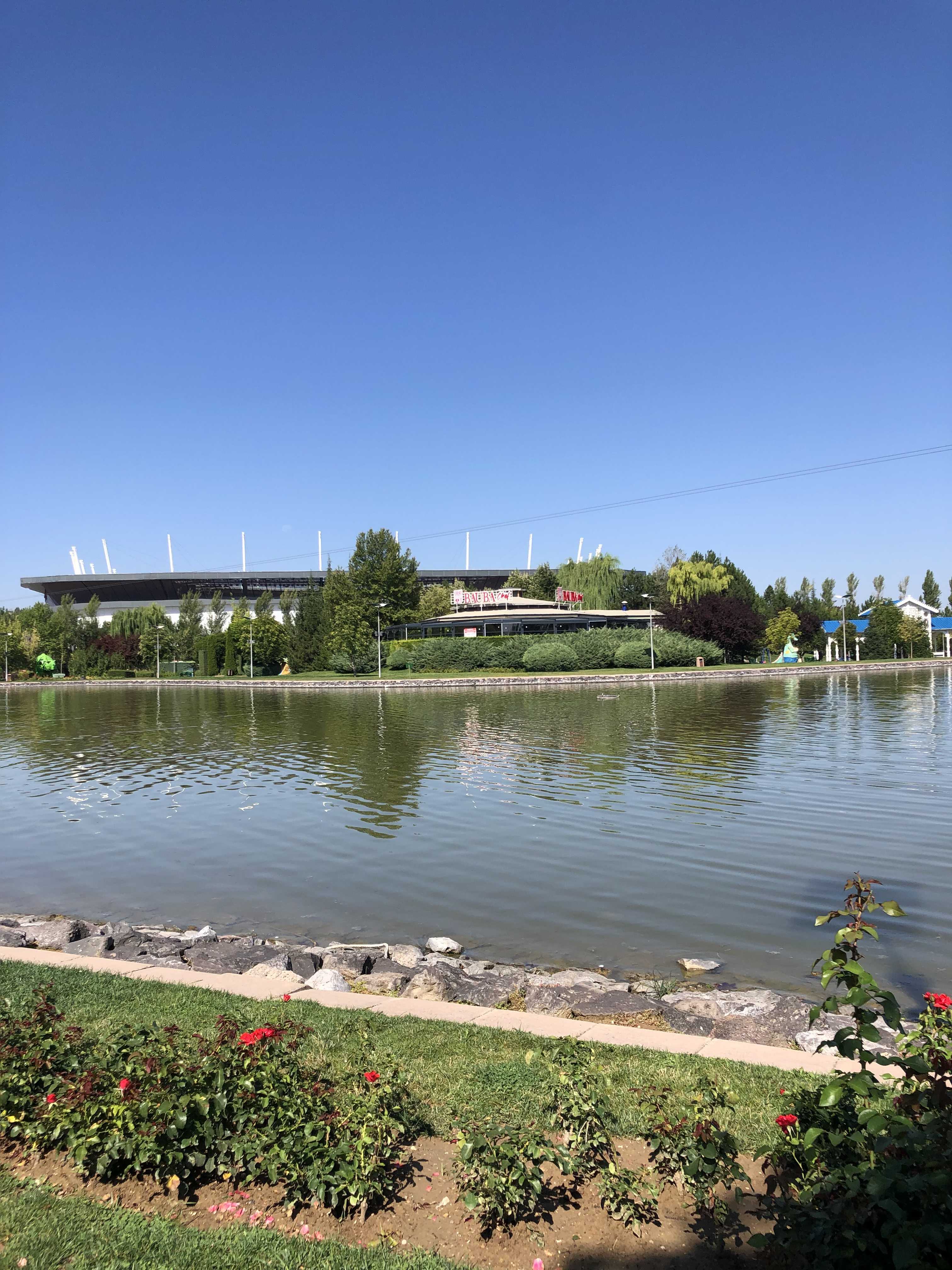 Sazova Parkı Göleti