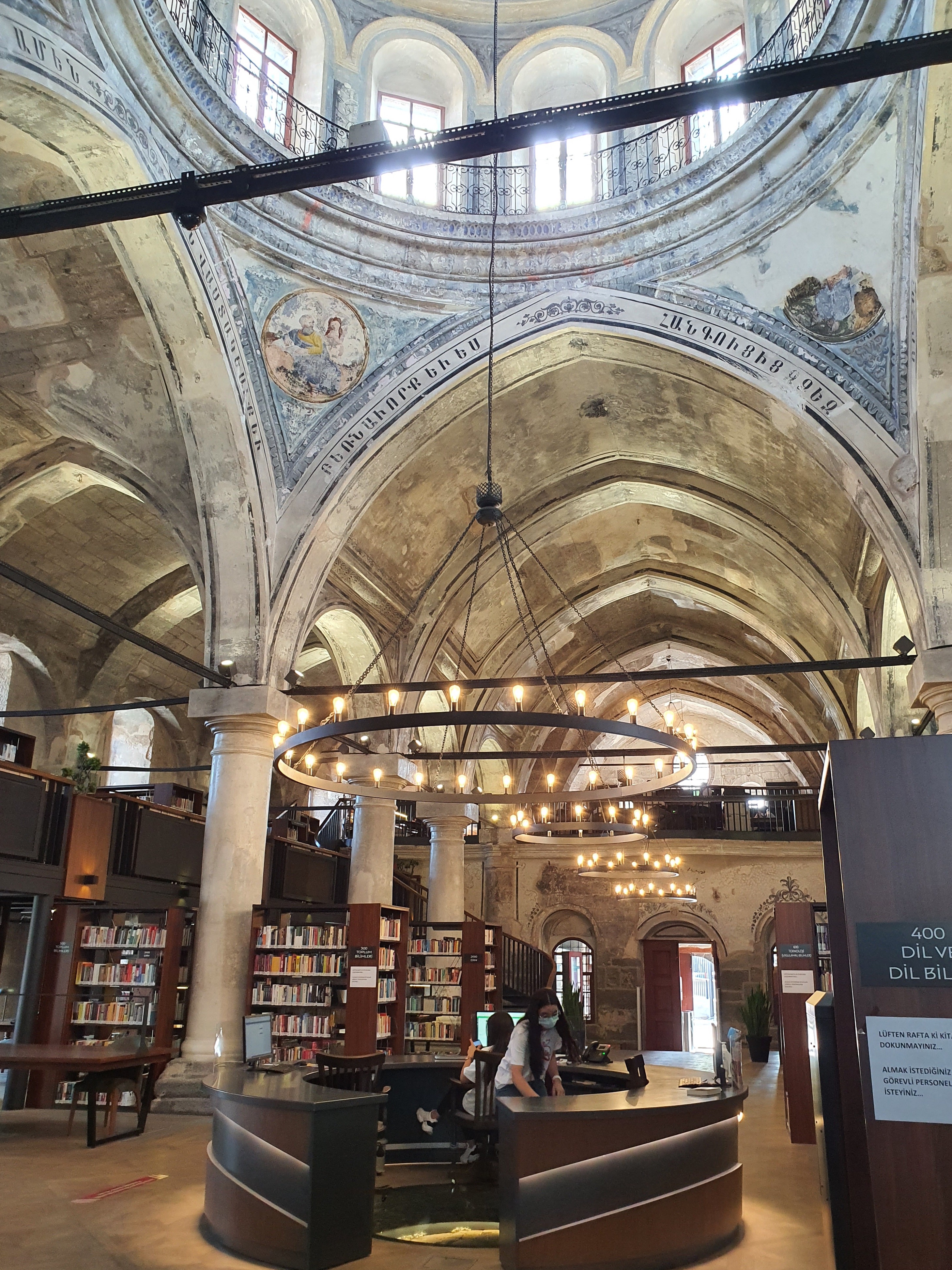 Meryem Ana Kütüphanesi